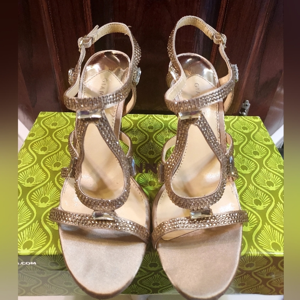 Gianni Bini Belle 272 Sierra Tan 8.5M Jewel Embellished Bridal Heels.